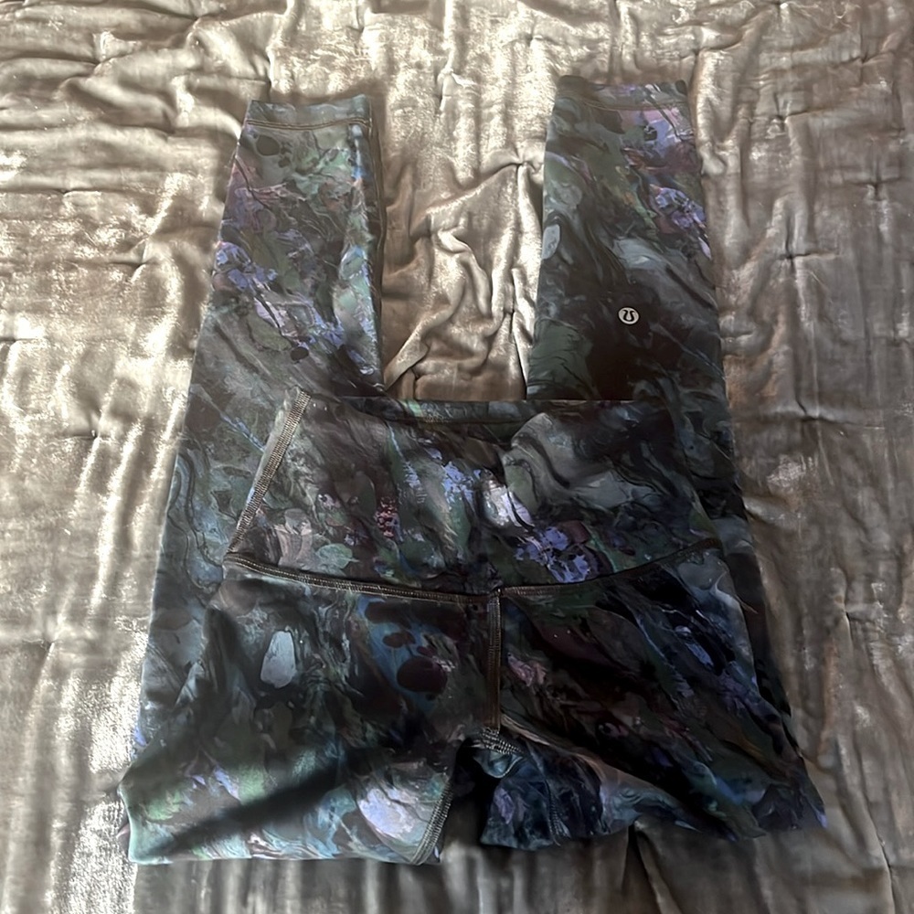 Lululemon Wunder Train 25” Leggings in Watercolor Print (Size 2)​​​​​​
